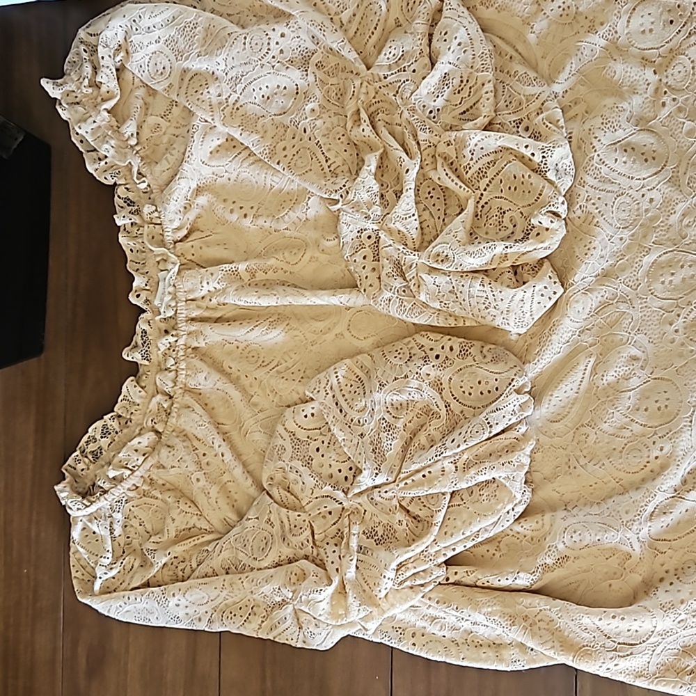 Cato lacey top with ruched sleeves